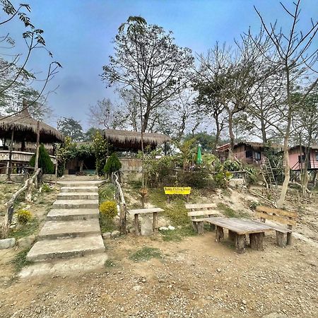 Bamby Chilling House - Feel The Nature Sauraha Dış mekan fotoğraf