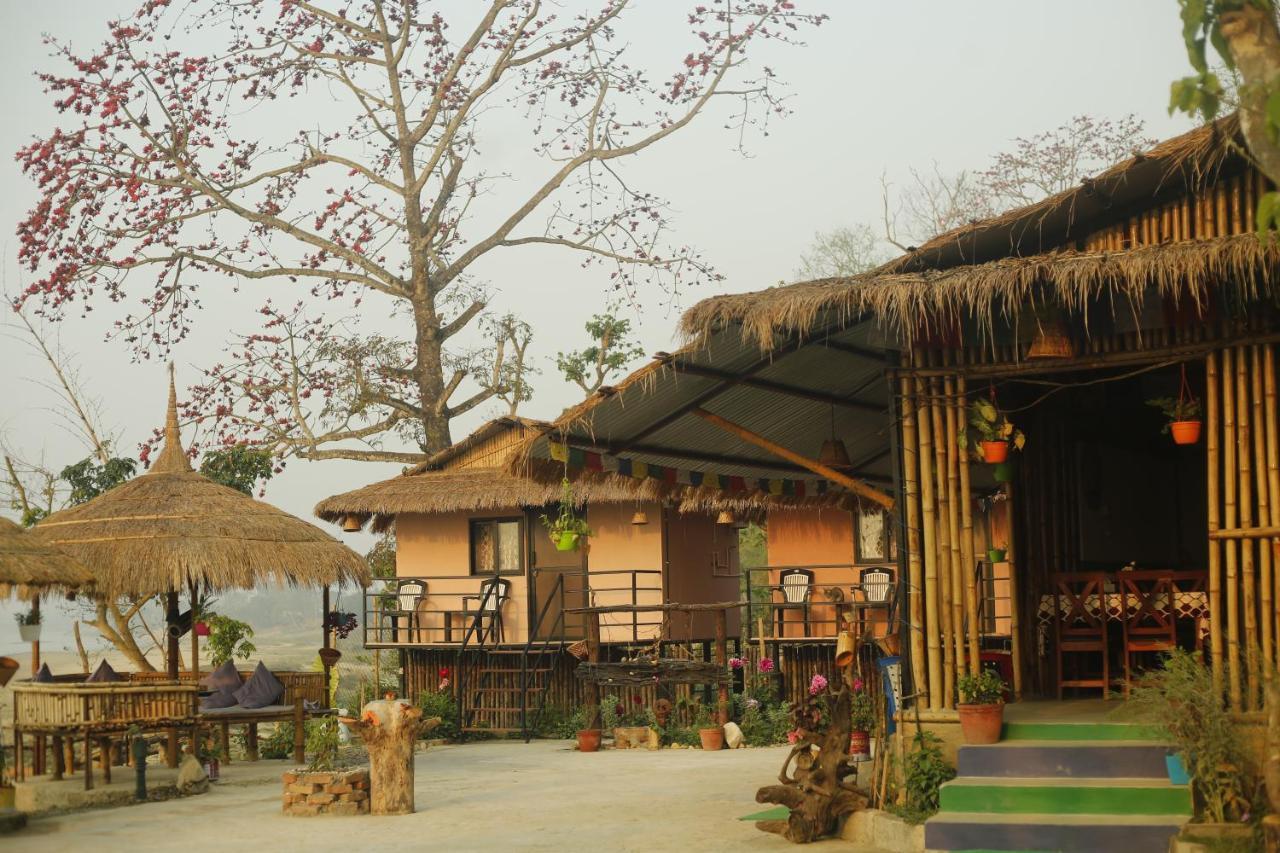 Bamby Chilling House - Feel The Nature Sauraha Dış mekan fotoğraf