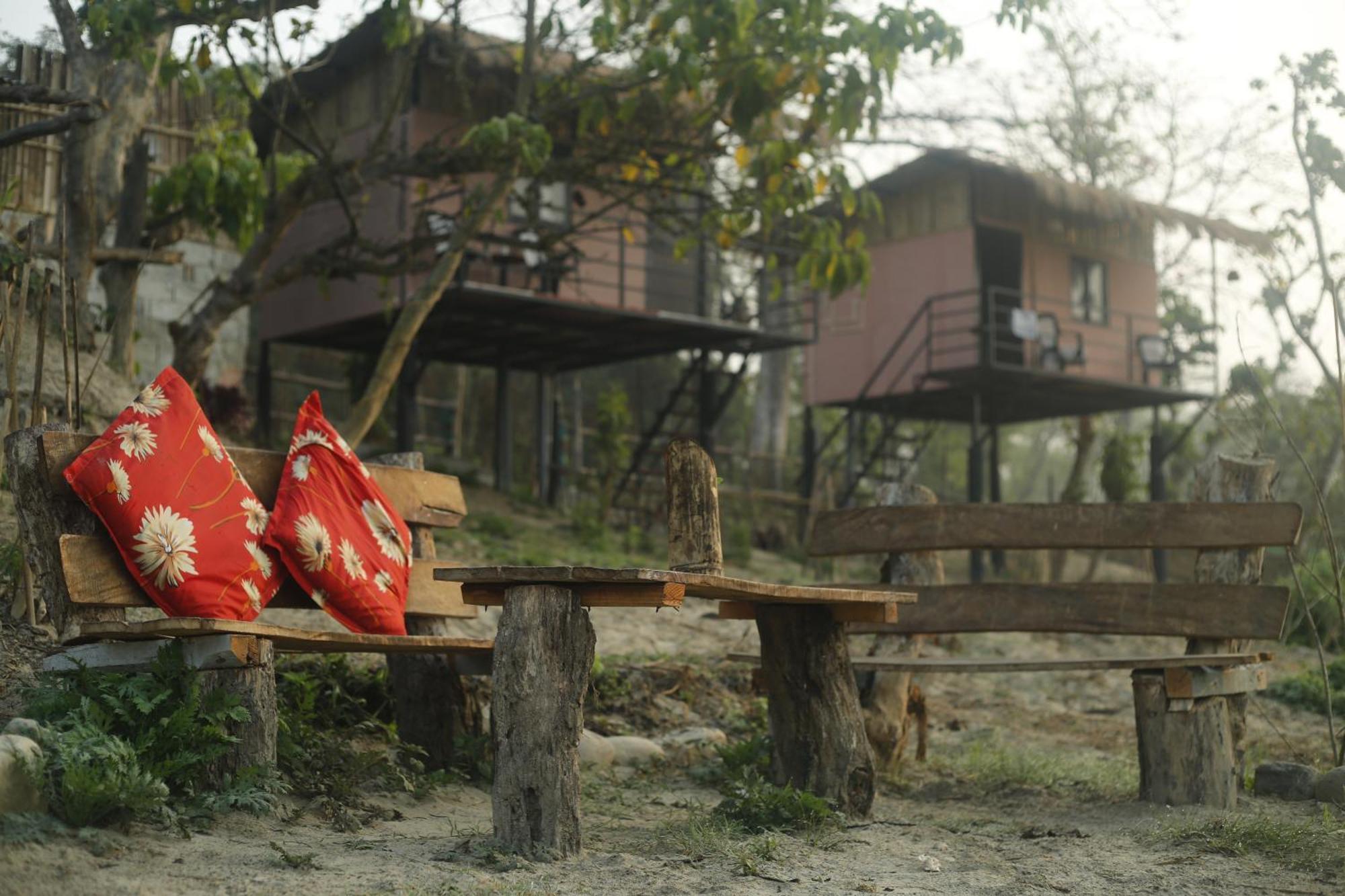 Bamby Chilling House - Feel The Nature Sauraha Dış mekan fotoğraf