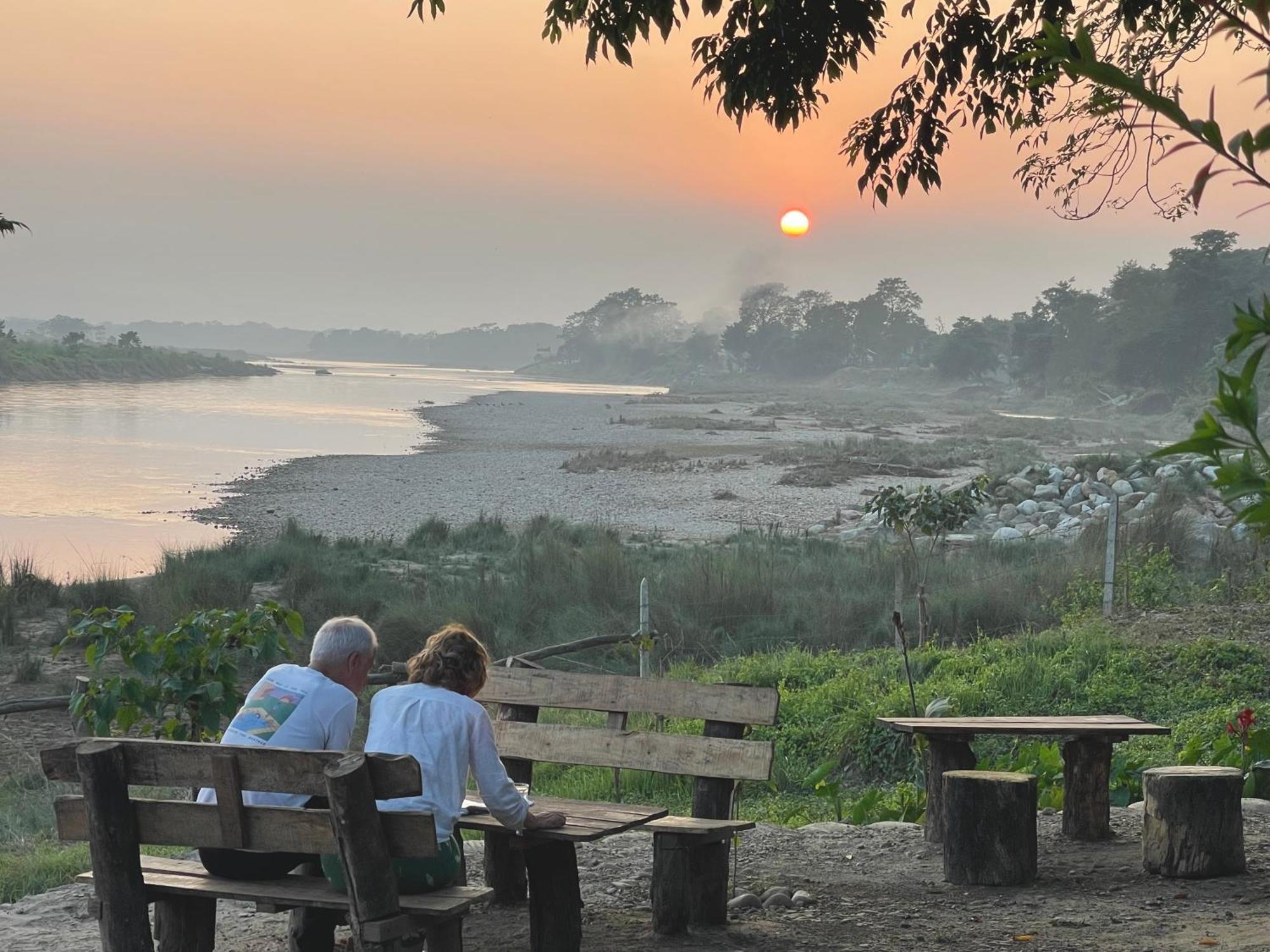 Bamby Chilling House - Feel The Nature Sauraha Dış mekan fotoğraf