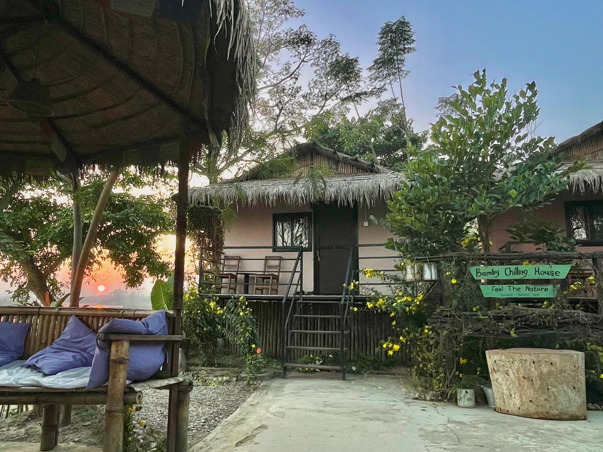 Bamby Chilling House - Feel The Nature Sauraha Dış mekan fotoğraf